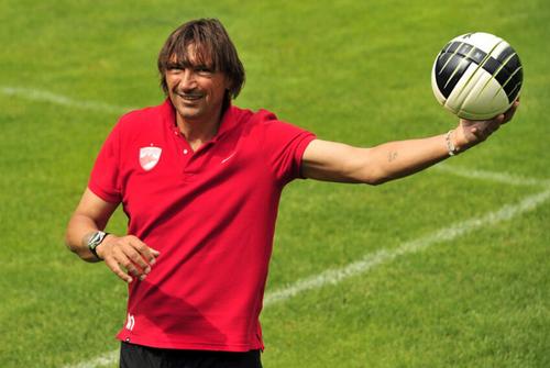 Dario Bonetti revine pe banca lui Dinamo după 9 ani, prilej cu care Gazeta a analizat cum s-a schimbat Liga 1 în acest interval.