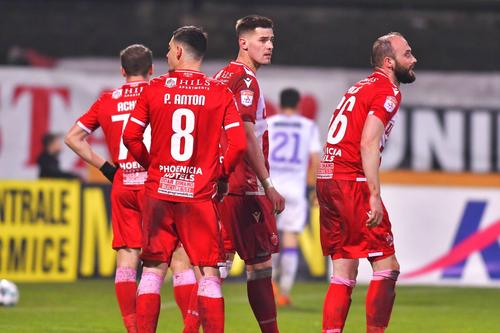 Răsturnare de situație: Dinamo îl poate pierde gratis pe Paul Anton (30 de ani)! GSP dezvăluia recent că pe adresa clubului a sosit o ofertă de 400.000 de euro în schimbul mijlocașului cu 12 selecții la națională.