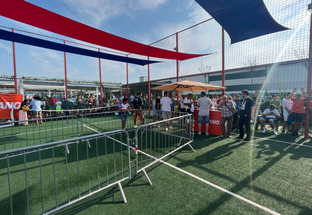 FCSB își prezintă noile tricouri