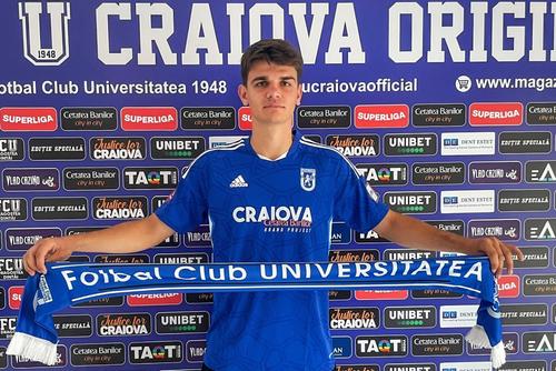Alexandru Iordache a bătut palma cu oltenii / Sursă foto: Facebook@ FCU Craiova 1948