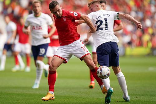 Harry Toffolo, în echipament roșu // Foto: Imago