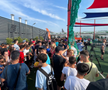 FCSB și-a prezentat noul echipament în fața a sute de oameni » MM Stoica, euforic: „Unii și-ar dori să aibă pe stadion audiența pe care noi o avem aici pe mall”. Cele mai tari imagini de la eveniment