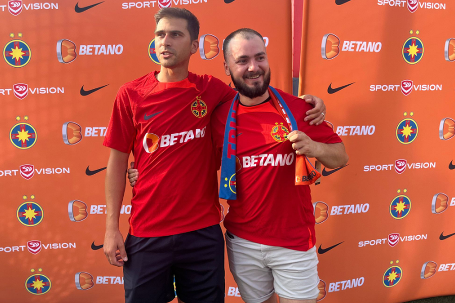 FCSB și-a prezentat noul echipament în fața a sute de oameni » MM Stoica, euforic: „Unii și-ar dori să aibă pe stadion audiența pe care noi o avem aici pe mall”. Cele mai tari imagini de la eveniment