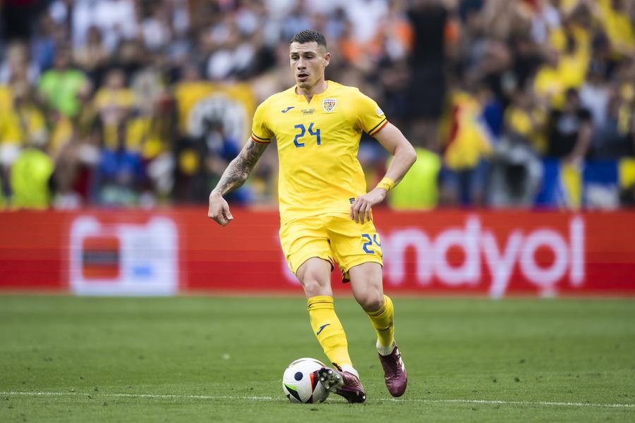 Bogdan Racovițan, jucând pentru România la Euro 2024 Ofertă de 2,5 milioane de euro pentru „tricolorul” prezent la Euro 2024 » Ar evolua în cupele europene