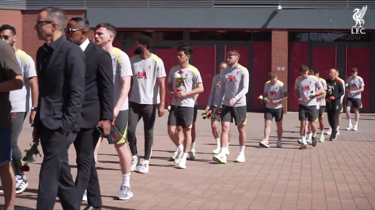 Jucătorii lui Liverpool i-au adus un omagiu lui Diogo Jota