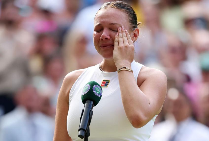 Amanda Anisimova, în lacrimi la finala Wimbledon // FOTO: Guliver/GettyImages
