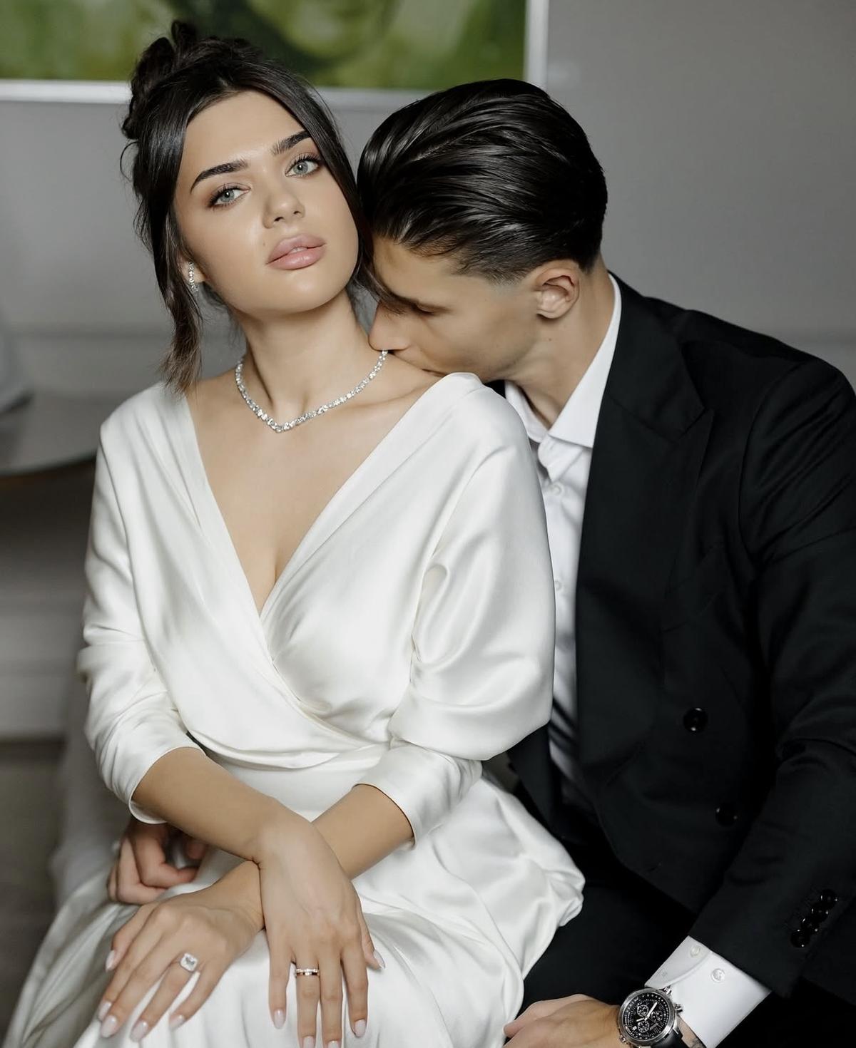 Talismanul secret al lui Alex Dobre! A stat lângă patronul Rapidului și a făcut show în lojă: „Mă motivează la fiecare meci”