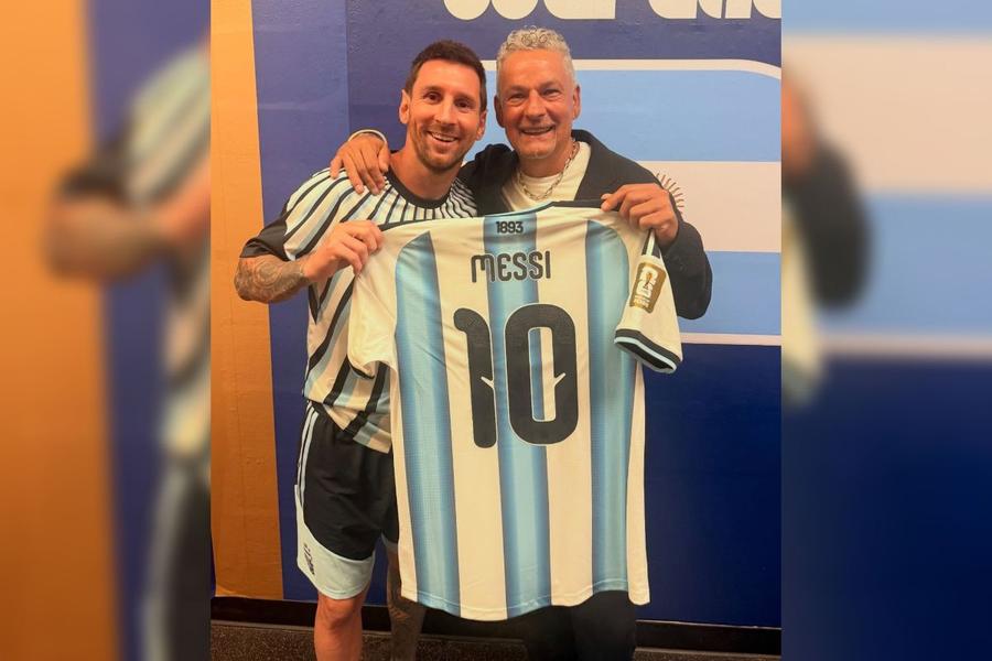 Lionel Messi i-a dăruit tricoul său lui Roberto Baggio/ foto Instagram @robertobaggio Roberto Baggio s-a deghizat în hoț după finală: „Am descoperit cum să aduc Cupa Mondială înapoi în Italia”