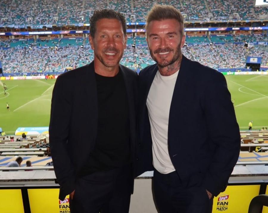 După 28 de ani de la ultimul duel dintre Anglia și Argentina, David Beckham și Diego Simeone au pozat ca prieteni la Miami / Foto: Instagram Javier Zanetti rememorează „războiul” cu Anglia, de la Mondialul din 1998: „Rivalitatea depășește limitele fotbalului” » Coșmarul trăit de Beckham