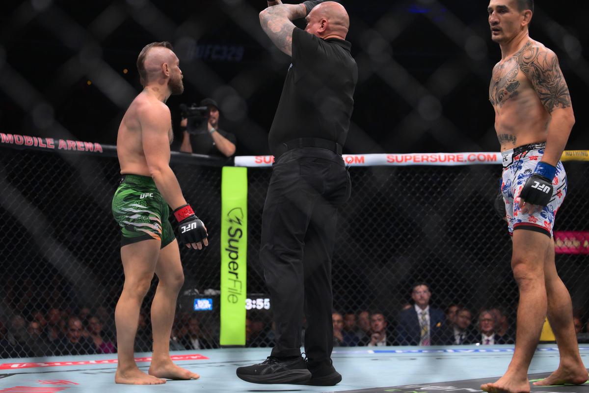 Dezastru total! McGregor s-a accidentat la revenirea în UFC, după doar câteva secunde: „Sunt complet distrus”