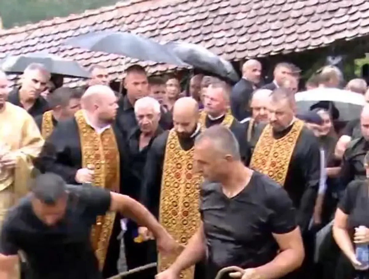 Triplul campion al României, Gabi Mureșan, înmormântat în satul natal » Sute de oameni au venit să-și ia adio de la fostul fotbalist