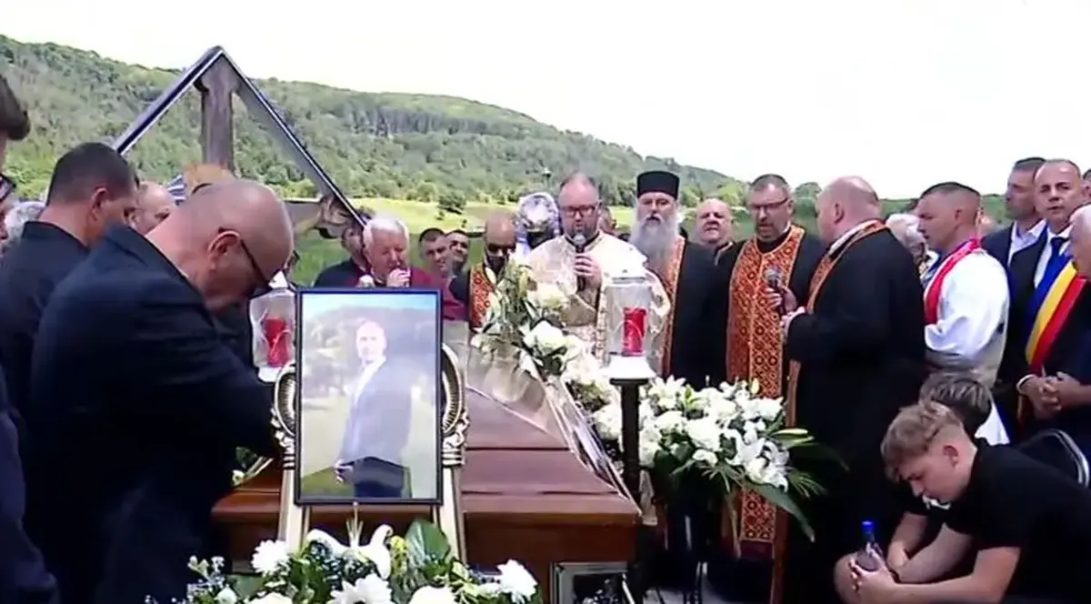 Triplul campion al României, Gabi Mureșan, înmormântat în satul natal » Sute de oameni au venit să-și ia adio de la fostul fotbalist