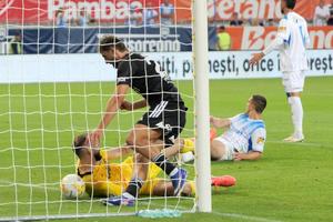 Supercupa Craiova - U Cluj: VAR răstoarnă decizia de pe teren, e gol valabil!