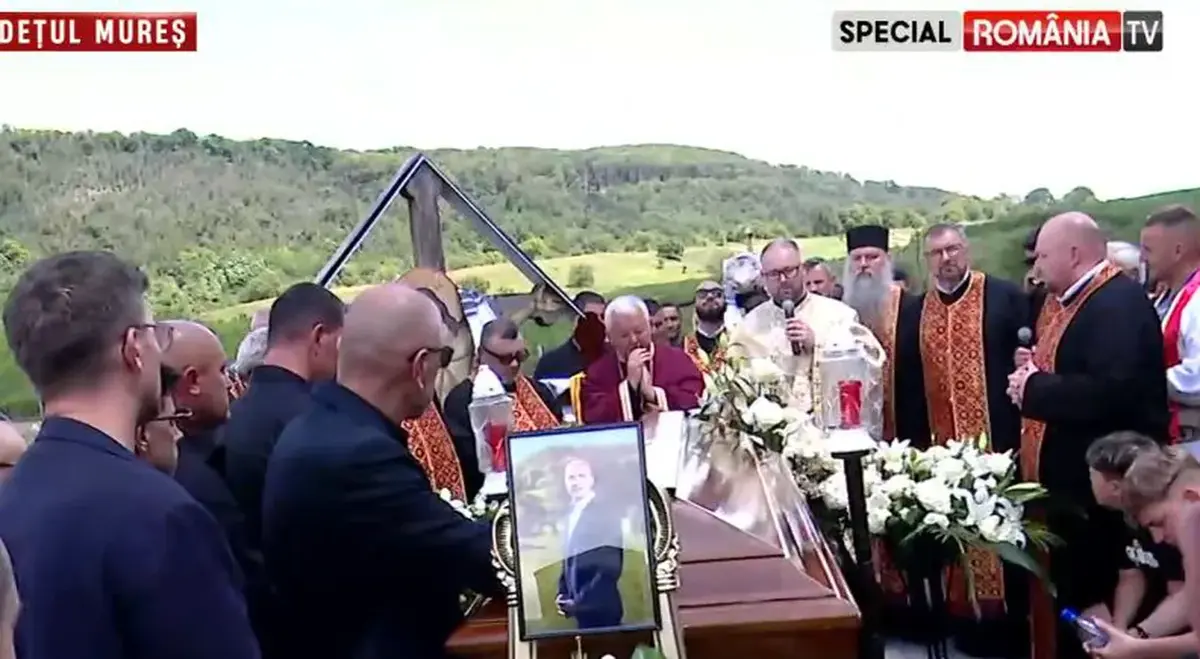 Triplul campion al României, Gabi Mureșan, înmormântat în satul natal » Sute de oameni au venit să-și ia adio de la fostul fotbalist