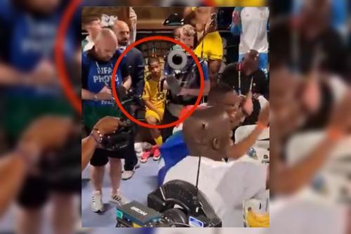 Imaginile cu Jayden Adams de la Mondial, din vestiar, după calificarea în 16-imi // foto: captură X