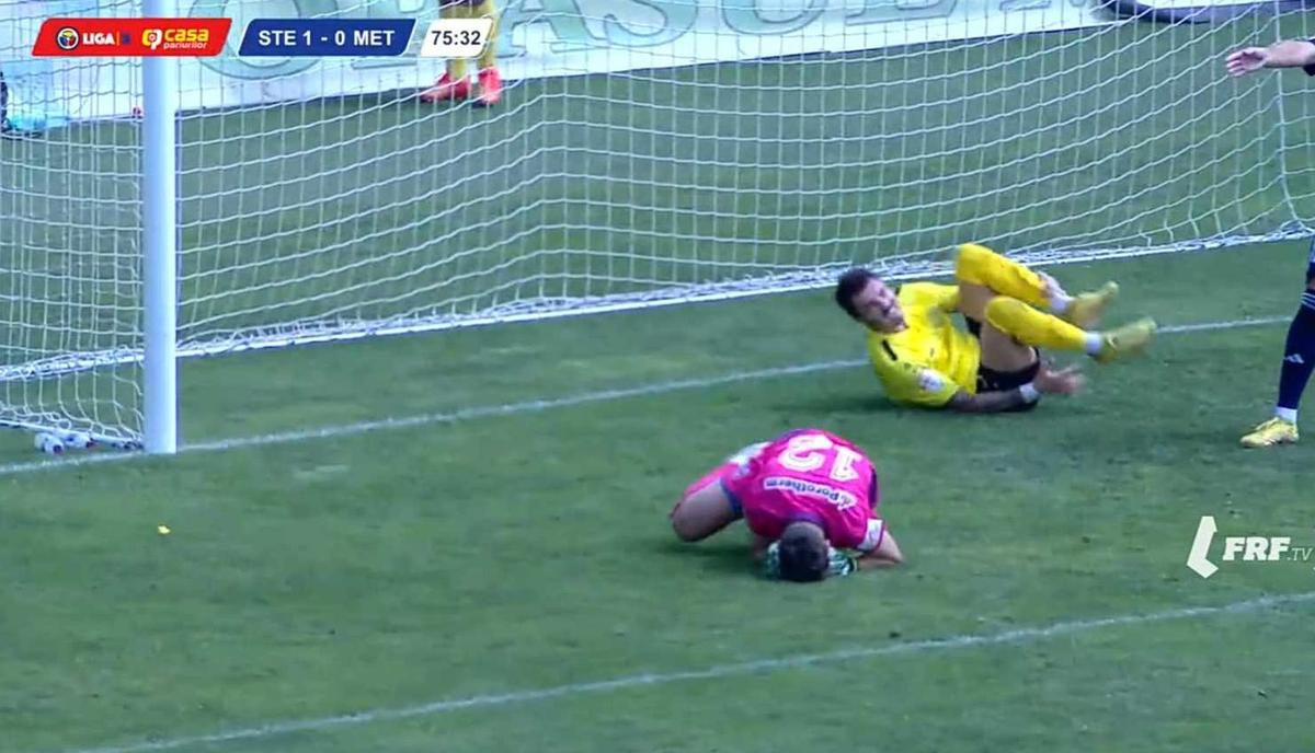 Scandal imediat după Steaua - Metaloglobus » Oprița și Vîrtej au sărit la arbitru: „Penalty discutabil”