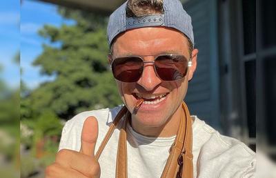 Muller i-a luat-o înainte lui Bayern: „Bun venit, Harry! Astăzi voi vorbi despre nucile PeKane” :)