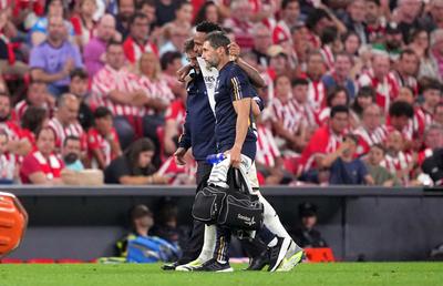 O nouă lovitură grea pentru Real Madrid » După Thibaut Courtois, un alt titular s-a accidentat la genunchi și ar putea lipsi mult timp de pe gazon