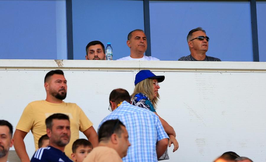 La Ploiești au fost secunzii lui Lucescu, Jerry Gane și Florin Constantinovici FOTO: Ionuț Iordache (GSP) 10 detalii observate de pe stadion la Petrolul - U Cluj » Transformarea neașteptată a lui Ioan Ovidiu Sabău + politicul a pus stăpânire la Ploiești