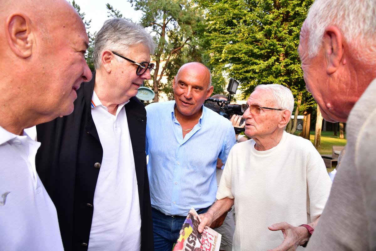 Seniorul Mircea Rădulescu, prin tunelul timpului