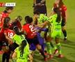 Bătaie pe teren între două fotbaliste/ foto: captură X