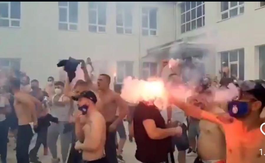 Fanii celor de la Drita sunt pătimași FCSB, față în față cu „Intelectualii”! Vor să le stingă lumina roș-albaștrilor: „Știm ce putem și vor fi mai mulți suporteri decât cu Copenhaga”