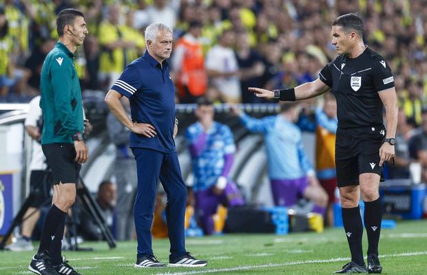 Istvan Kovacs a condus cel mai tare meci al serii în preliminariile Ligii: 7 goluri în Fenerbahce - Feyenoord » L-a enervat pe Mourinho și a asistat la o „remontada” de senzație