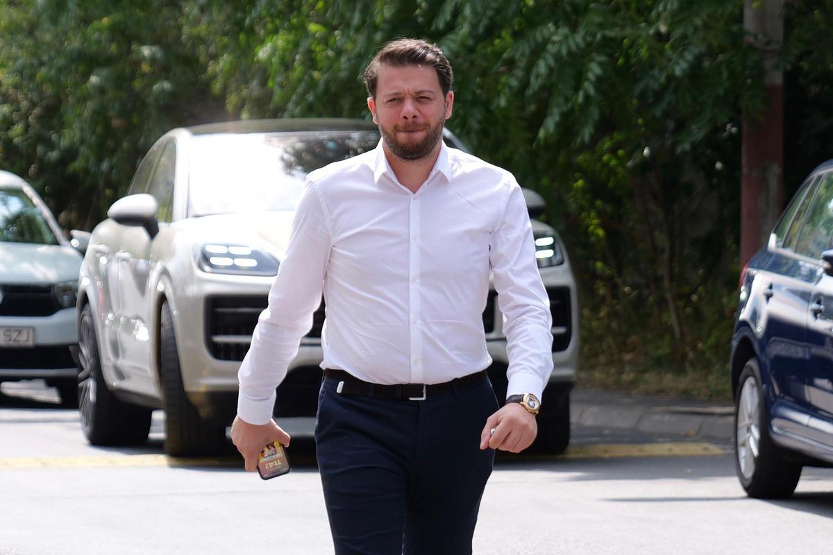Deznodământ după o oră la Adunarea Generală: Rapid a dat-o la pace cu Gino Iorgulescu, deși venise cu artileria grea la LPF