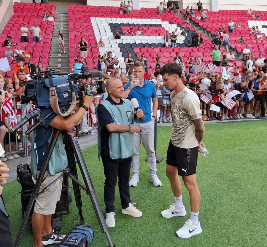 Dennis Man, prezentat oficial de PSV » Al treilea român care va juca pentru campioana Olandei: ce număr va purta pe tricou
