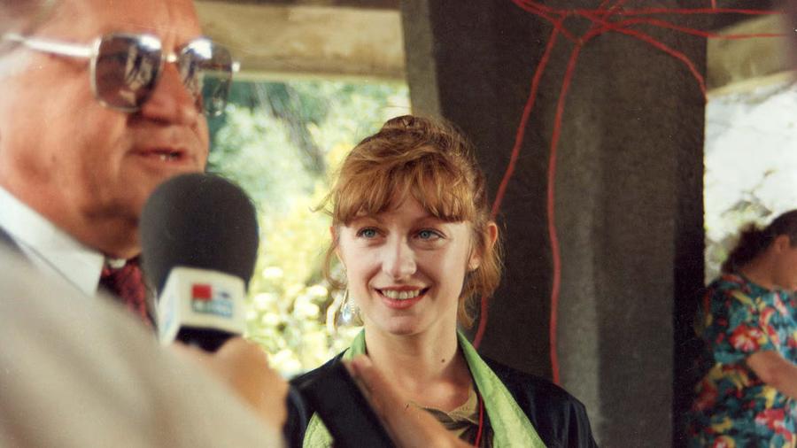Cecilia Bârboră alături de Dorel Vișan în „Senatorul Melcilor”, filmul cu care a ajuns pe covorul roșu al festivalului de la Cannes, în 1995 Trebuia să fie urmașul lui Hagi, dar a jucat 7 ani cu genunchii distruși: „Abia mai merg!” + Condiția pusă de Valentin Ceaușescu la Steaua și discuția ireală cu Lucescu: „Dă-ți pantalonii jos!”