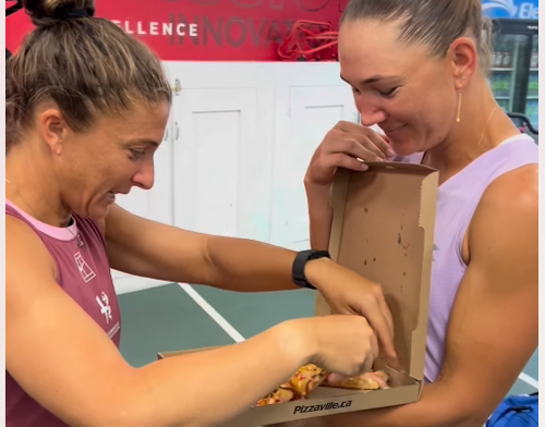 Sara Errani și Nicole Melichar-Martinez le-au învins pe Su-Wei Hsieh și pe Jelena Ostapenko, scor 6-1, 4-6, 10-8, și s-au calificat în finala probei de dublu la Toronto.