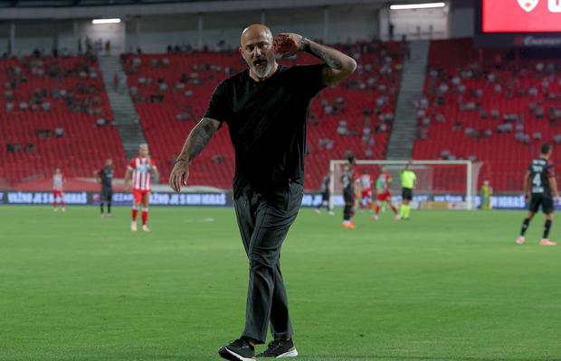 Haos în preliminariile Ligii Campionilor » Marele Dejan Stankovic a scuipat arbitrul, și-a provocat propriii ultrași, apoi a demisionat