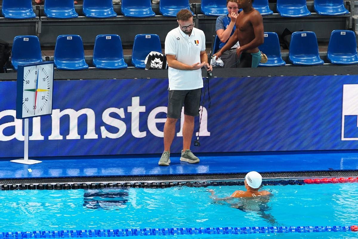 REGELE EUROPEI! David Popovici a recuperat ULUITOR în ultimii 50 de metri și este campion european pentru a treia oară consecutiv! Încă un record al competiției