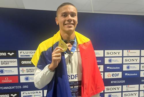 David Popovici, cu medalia de aur la gât. foto: Roxana Fleșeru