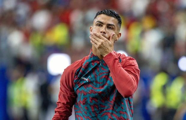 Mesajul lui Cristiano Ronaldo după ce Lionel Messi și-a pierdut tatăl