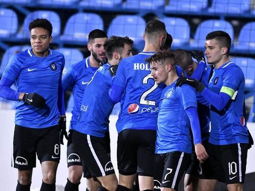 Bradley de Nooijer (primul jucător din stânga) nu vrea să își prelungescă contractul cu Viitorul.