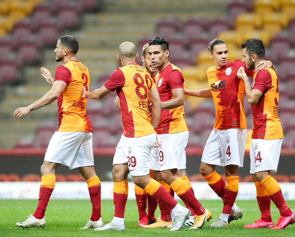 Marius Șumudică, dezlănțuit după eșecul cu Galatasaray: „E ușor să joci așa, parcă a fost meci de baschet. Să ne lase să jucăm!”