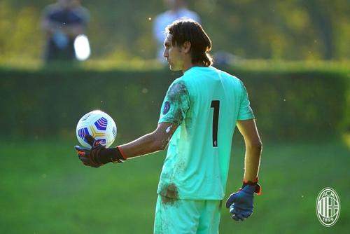 Ciprian Tătărușanu, în AC Milan - Brescia 3-1 // foto: Twitter @ acmilan