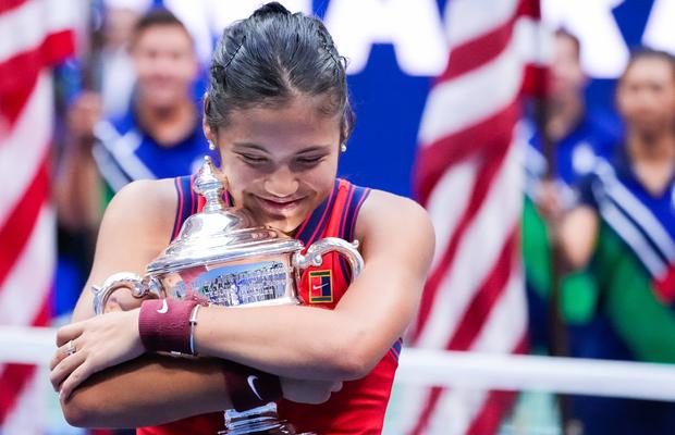 Cine e Emma Răducanu, campioana de la US Open » „Tatăl meu m-a târât la tenis, dar am simțit competiția și mi-a plăcut”