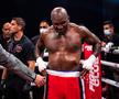 Umilință la întoarcere! Imagini șocante cu Evander Holyfield, măturat în prima repriză