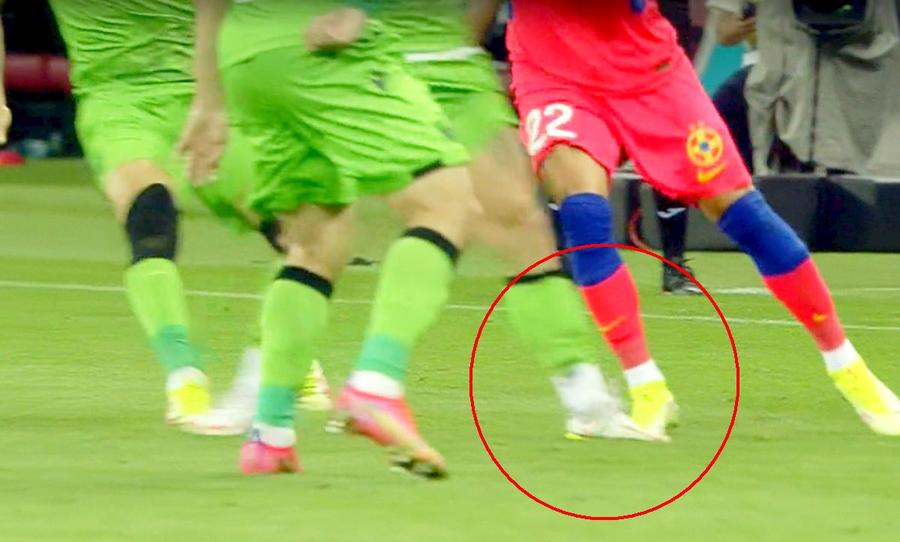 Momentul contactului dintre Filip și Gheorghe Steliano Filip nu trebuia eliminat! Verdict clar la faza care a „dinamitat” derby-ul FCSB - Dinamo