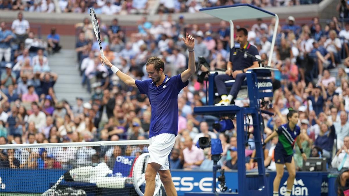 Daniil Medvedev, primul „NextGen” campion de Grand Slam » L-a învins pe Novak Djokovic în finala de la US Open și i-a blocat calea spre istorie