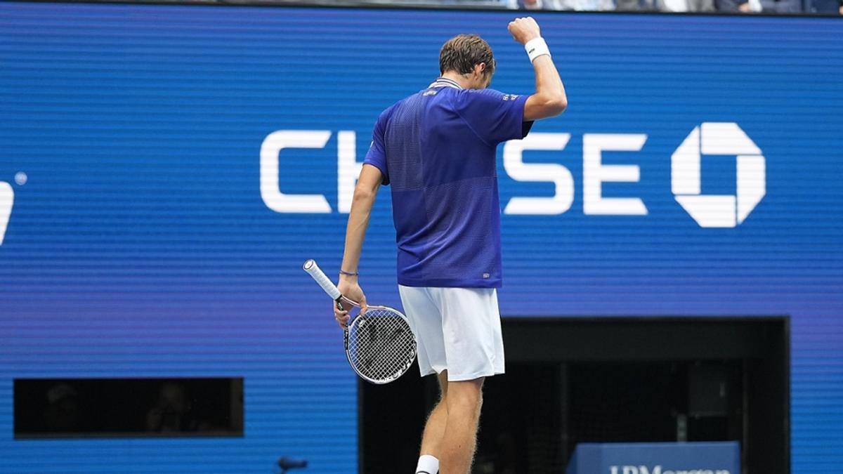 Daniil Medvedev, primul „NextGen” campion de Grand Slam » L-a învins pe Novak Djokovic în finala de la US Open și i-a blocat calea spre istorie