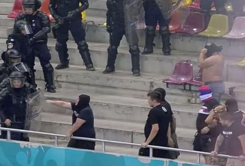 „Ultrașii” de la CSA Steaua au făcut prăpăd la meciul cu Dinamo