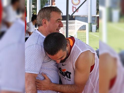 Arda Turan, alături de Messi, în perioada petrecută la Barcelona