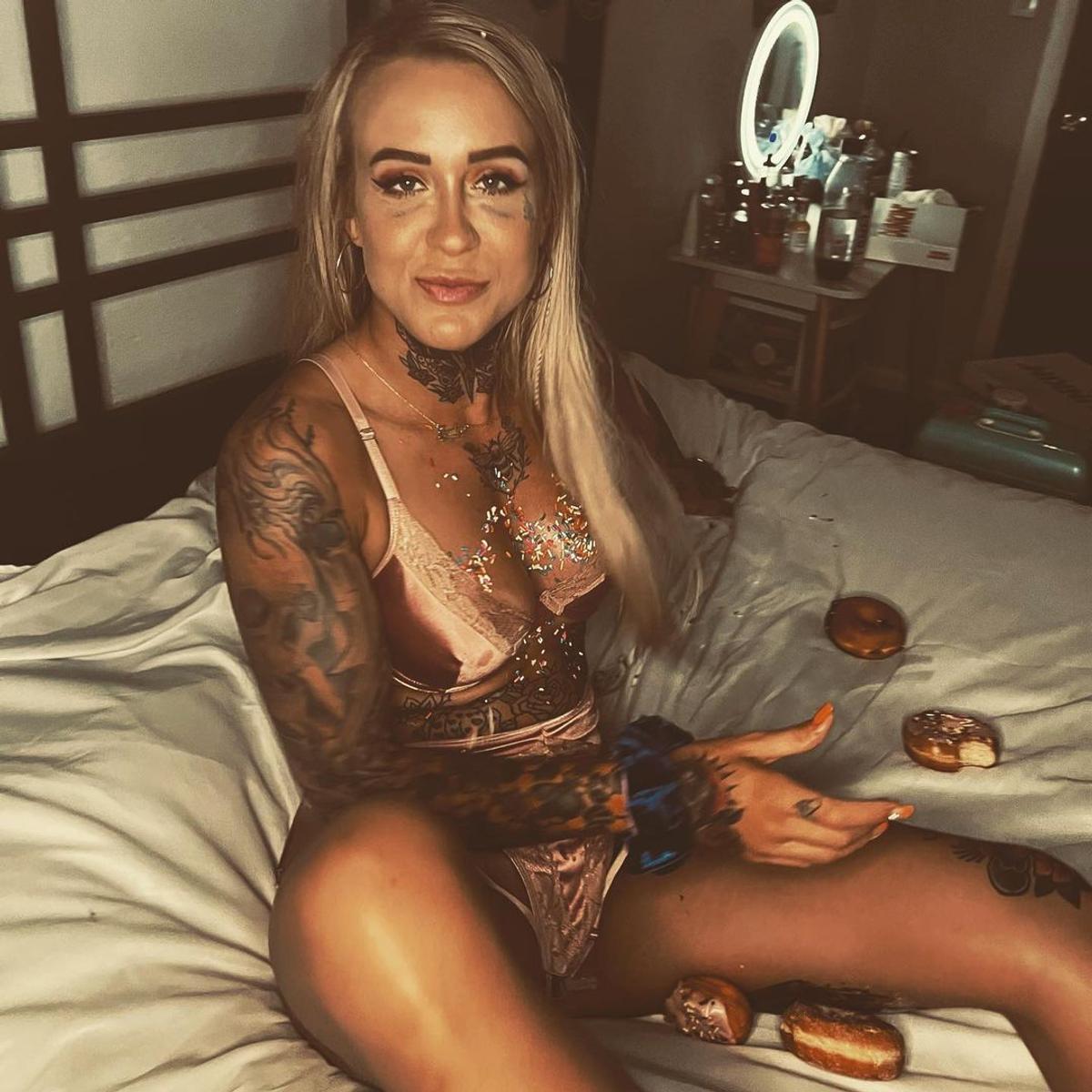 Cea mai controversată jucătoare de box! Are corpul acoperit de tatuaje și pozează des în lenjerie intimă