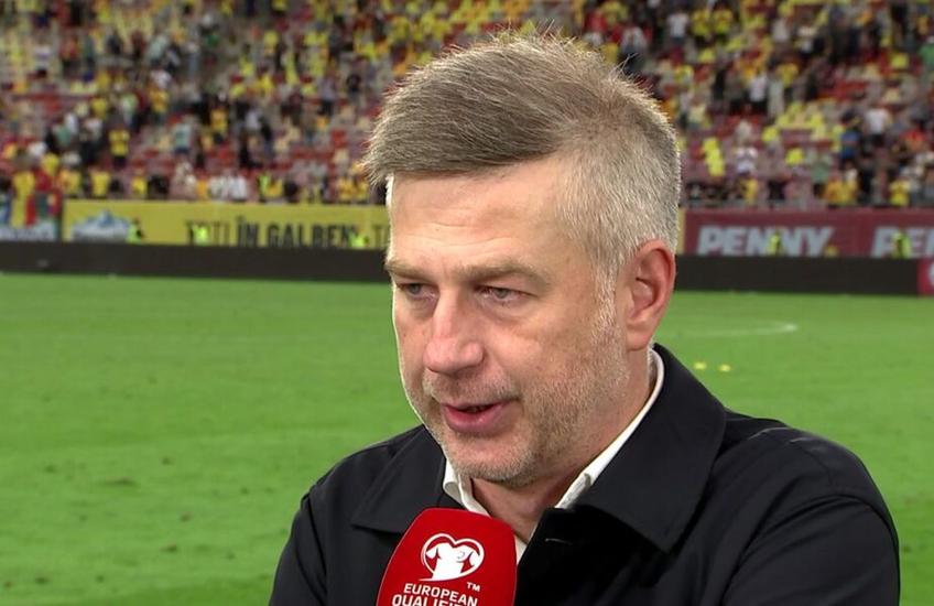 Selecționerul Edi Iordănescu și-a felicitat elevii pentru dăruire și admite că s-a temut pentru un eșec la „masa verde”.  / FOTO: Captură @antena sport