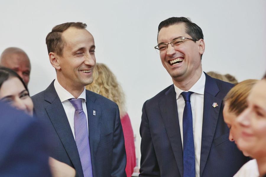 Mihai Covaliu și Răzvan Burleanu la
alegerile COSR FOTO: Cristi Preda (GSP.ro) (Re)Alegeri la COSR după modelul Star Trek: Rezistența este zadarnică!