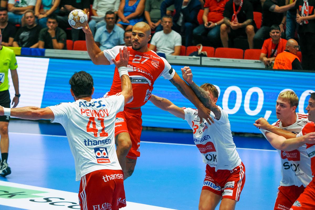 Dinamo s-a impus la Fredericia și își cunoaște adversara din play-off-ul pentru „sferturile” Ligii Campionilor la handbal masculin