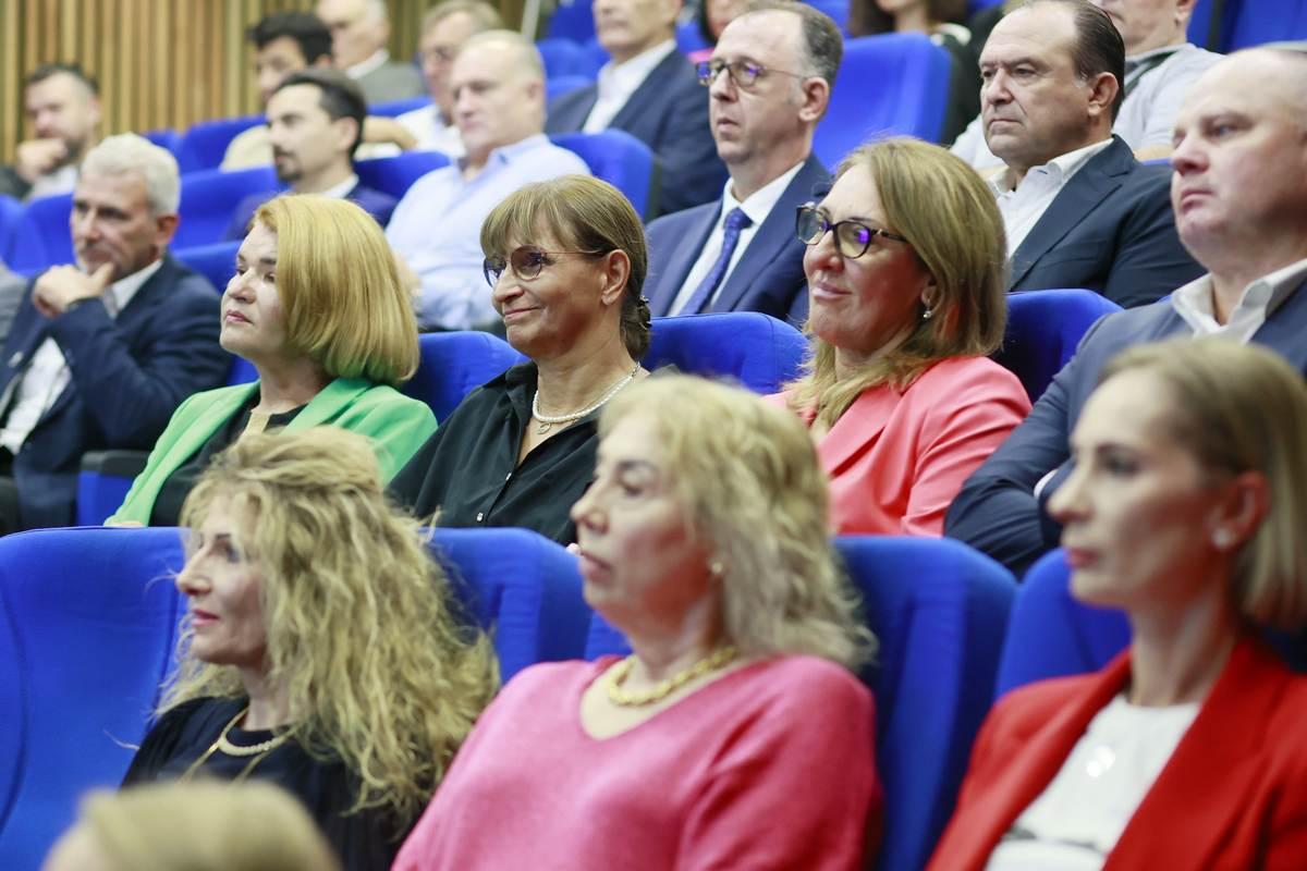 Burleanu, cele mai puține voturi în cursa pentru postul de vicepreședinte al COSR » Va ocupa oricum poziția! Mihai Covaliu rămâne președinte